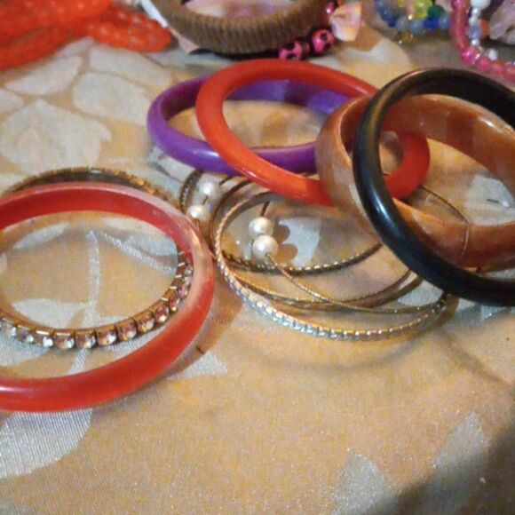 Free Bracelet bundle - Picture 2 of 3